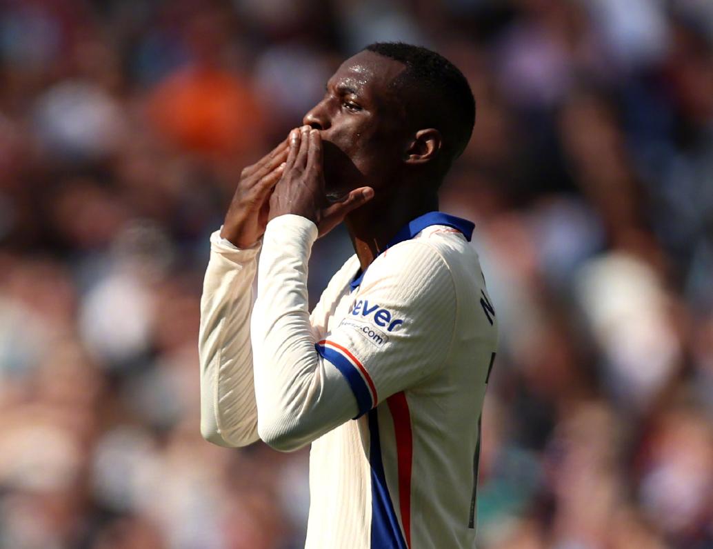 体育直播切尔西主场大捷，球员赛后激动庆祝胜利，非常类型只是要求经验使用.