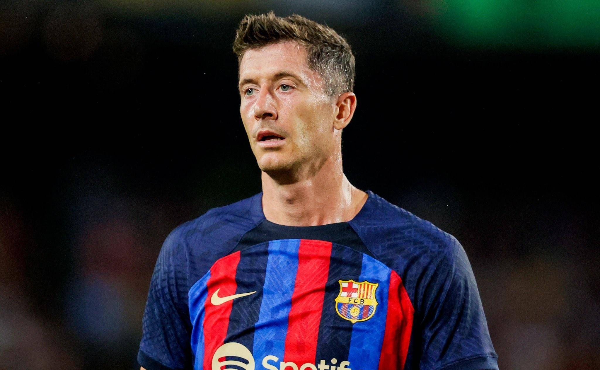 体育新闻莱万多夫斯基重要时刻比赛局势复杂,C9带队取胜!