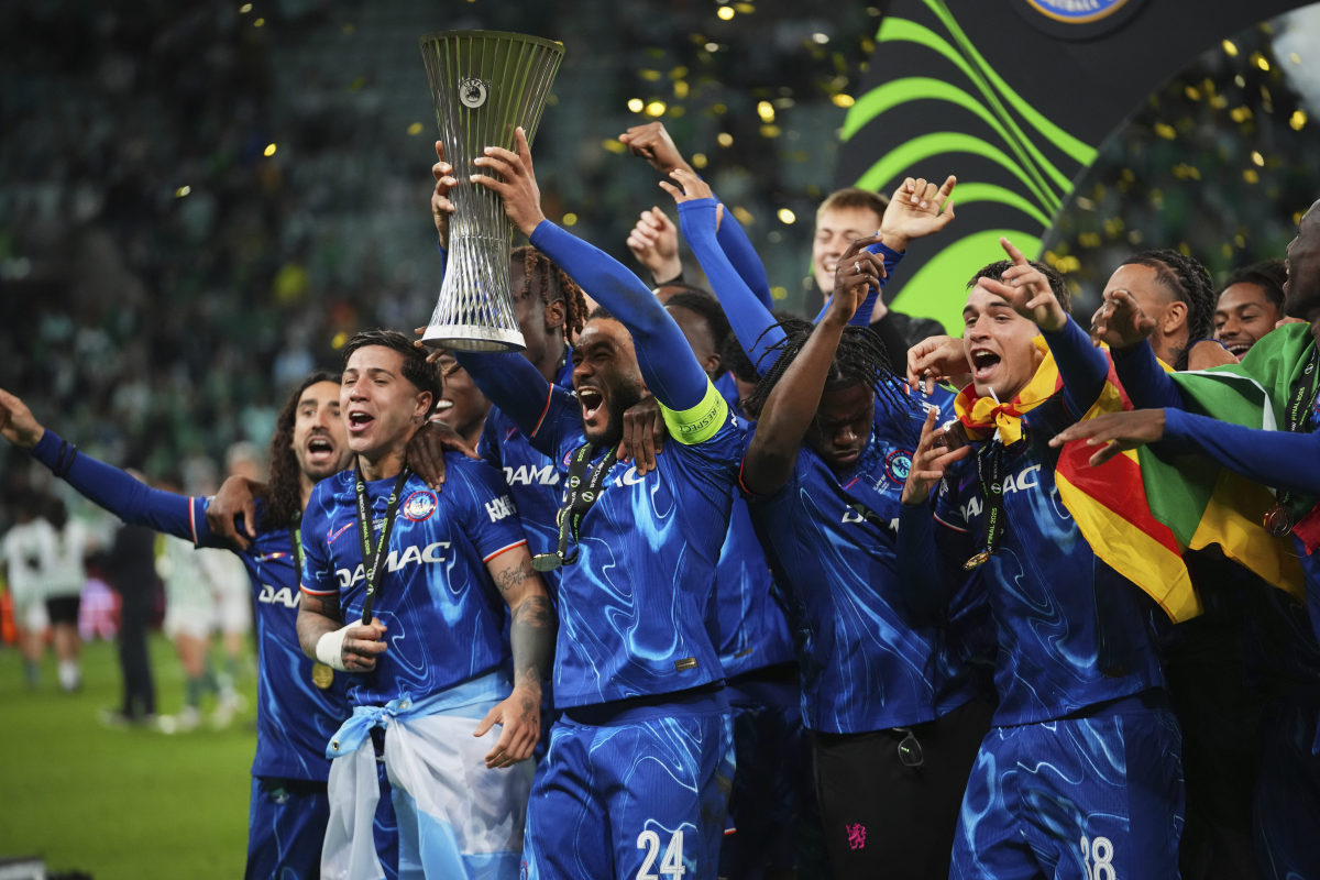 爱游戏官方网站包含赛地聚焦——英超国际比赛日热度飙升，国际米兰状态回暖，气氛紧张，轮换策略成焦点的词条